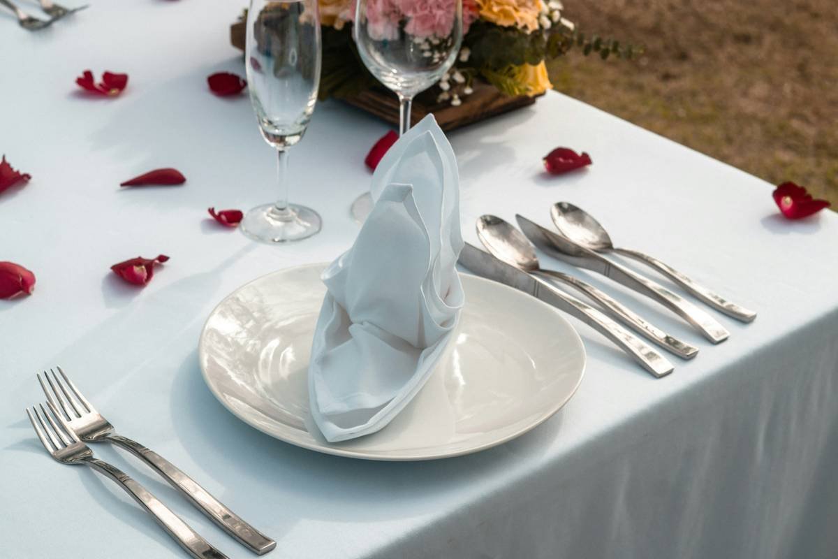 DIY anniversary table setting with reusable jars and candles - celebration decor anniversary decoration diy simple